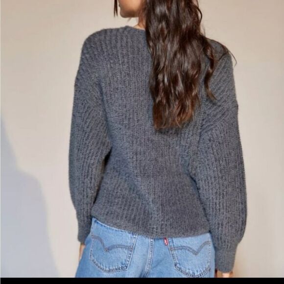 NWT Urban OutfittersâSweater SOFT ANDâLUXURIOUS - Picture 2 of 11